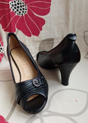 Жіноче взуття/ туфлі чорні низькі 🖤 36 розмір, устілка 23 см3 фото