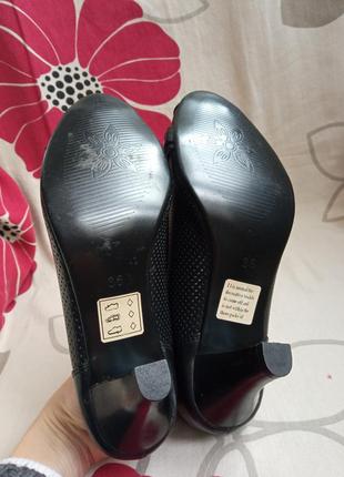 Жіноче взуття/ туфлі чорні низькі 🖤 36 розмір, устілка 23 см4 фото