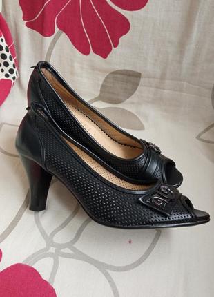 Жіноче взуття/ туфлі чорні низькі 🖤 36 розмір, устілка 23 см1 фото