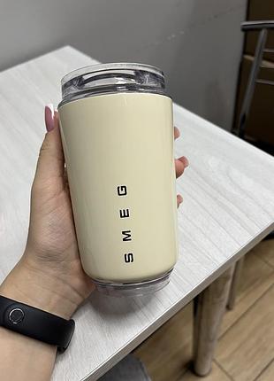Термочашка smeg