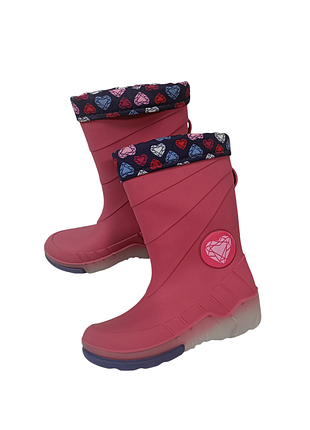 Очень классные утепленные резиновые сапоги светящиеся для вашей девочки