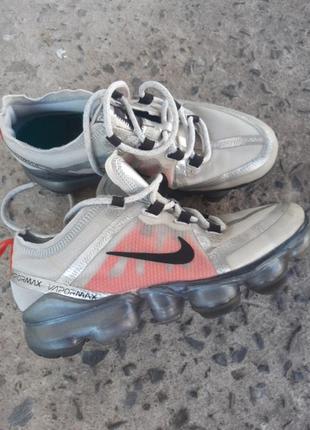 Кросівки для дівчинки  nike  , на балонах, 34-35 р.