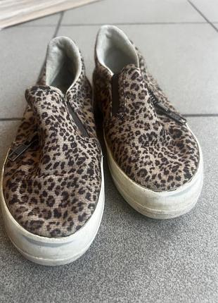 Трендові капці на дівчинку