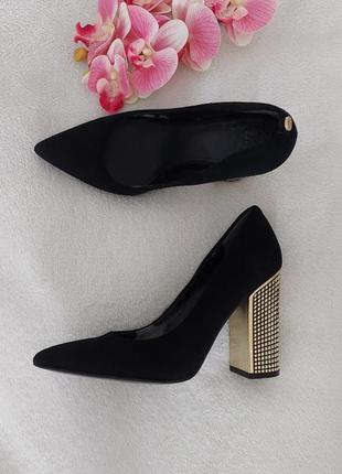 Шикарные туфли оригинал guess👍
