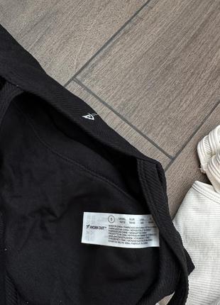 Спортивный комбинезон