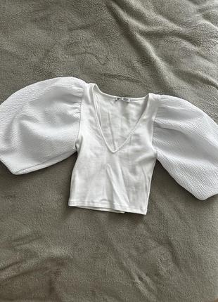 Блуза zara біла з воланами