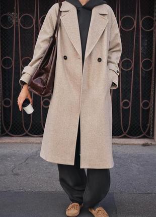 М’яке пальто оверсайз zara