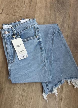 Детские джинсы клеш укороченные с необработанным краем