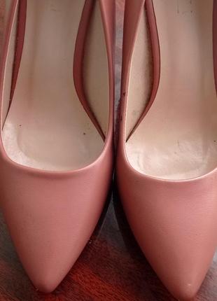 Туфли-лодочки женские