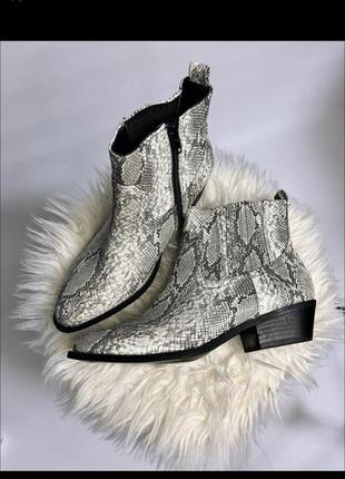 Модні козачки 36 р