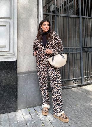 Костюм на змейке прямые штаны лео флис 50-56 р-р