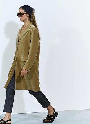 Пальто  бархатное  zw collection zara