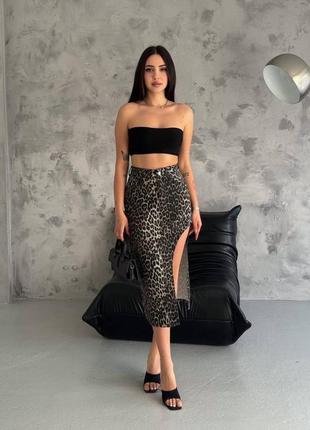 Леопардовая юбка с вырезом3 фото