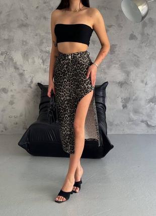 Леопардовая юбка с вырезом