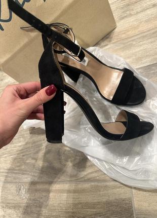 Босоножки черные steve madden