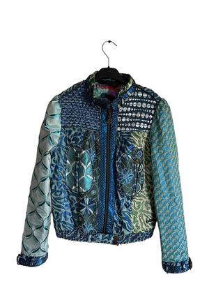 Бомбер куртка desigual