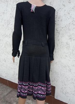 Теплое чёрное вязаное платье с поясом 46 размера4 фото