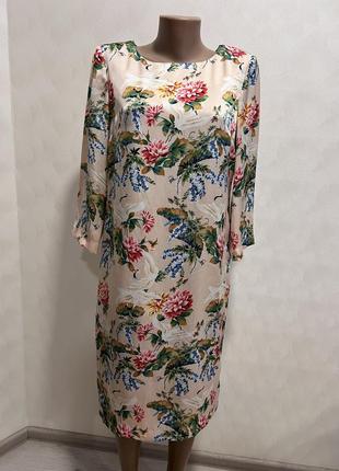 Жіноча сукня в ідеальному стані