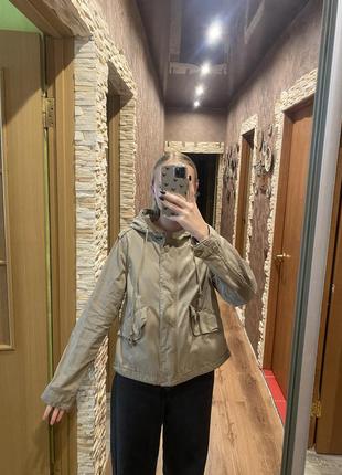 Ветровка gap