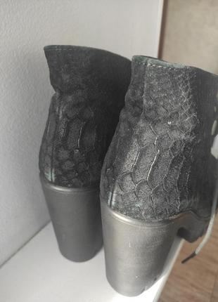 Боильоны, ботинки натуральная замша каблук удобный, размер 37, есть потертости замши, легко восстанавливается краской для замши3 фото