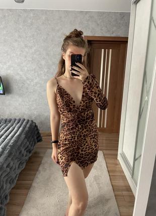 Платье в леопардовый принт от prettylittlething