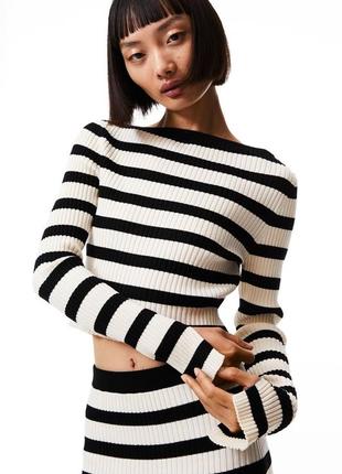 Кофта в рубчик h&m с разрезами на рукавах6 фото