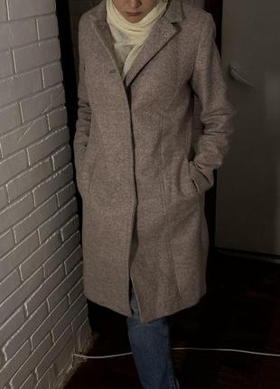Пальто жіноче