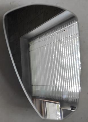 Вкладыш левого зеркала audi a3 s3 rs3 8v  8v0857535c