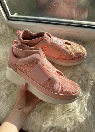 Неймовірні блискучі кросівки мокасини slip-on ugg