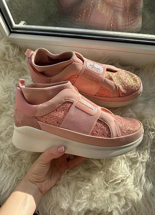 Неймовірні блискучі кросівки мокасини ugg2 фото