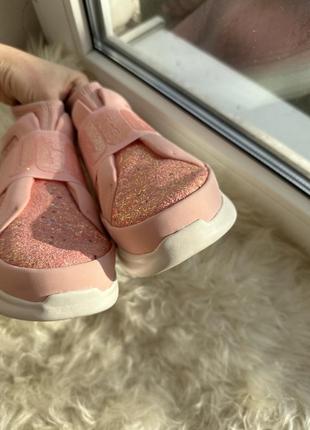 Неймовірні блискучі кросівки мокасини ugg7 фото