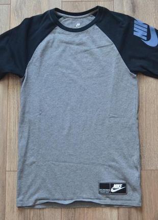 Чоловіча футболка the nike tee