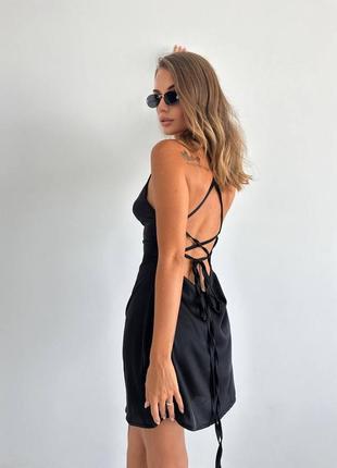Чорна шовкова міні-сукня4 фото