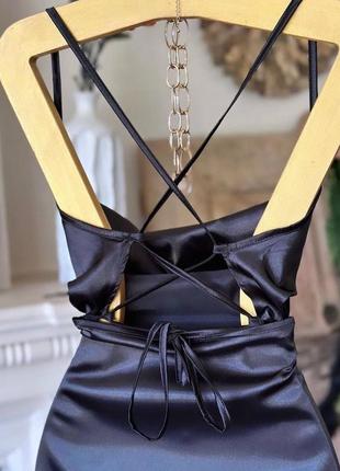 Чорна шовкова міні-сукня9 фото