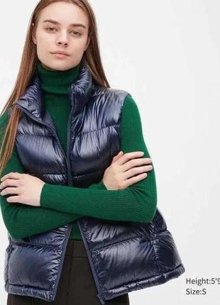 Пухова жилетка uniqlo