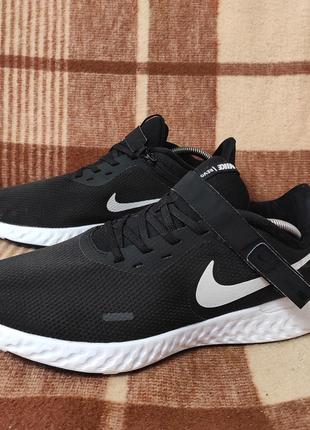 Оригинальные кроссовки nike revolution