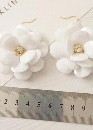 Об'ємні сережки маргаритка