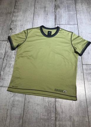 Жіноча спортивна футболка nike acg