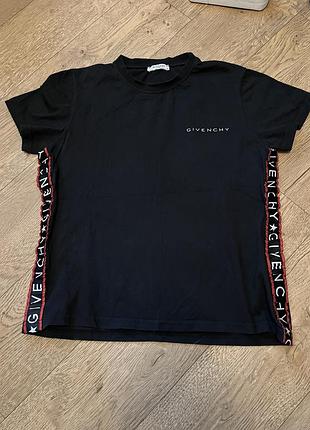 Футболка givenchy