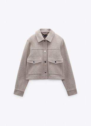 Укороченная светлая курточка zara, куртка с карманами на пуговицах, пиджак зара, жакет осенний, демисезонный