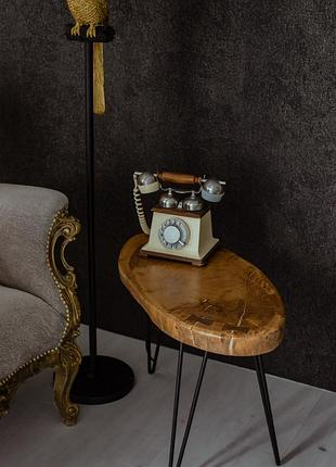 Журнальний стіл з дуба ручної роботи