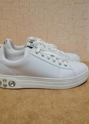 Кросiвки guess rivet 38 р на стопу 24-24,5 см см стан нових