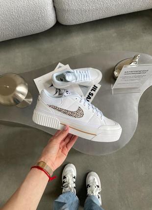 Кросівки жіночі nike court legacy 37