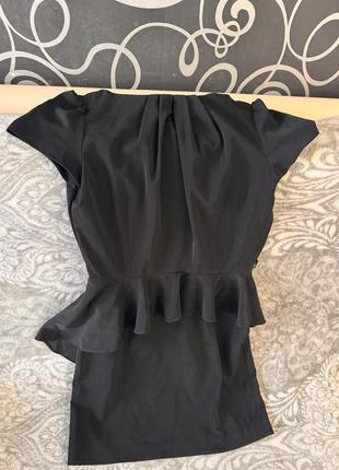 Черное платье с баской1 фото