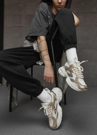 Жіночі кросівки martin beige