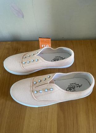 Жіноче взуття