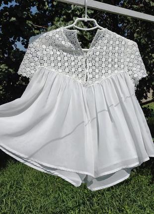 Красивая ажурная трёхслойная белая блуза