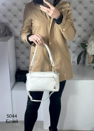 Жіноча стильна та якісна сумка з еко шкіри біла2 фото