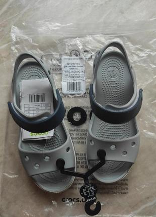 Крокс крокбэнд сандалии детские серые crocs crocband sandal light grey/navy kids4 фото