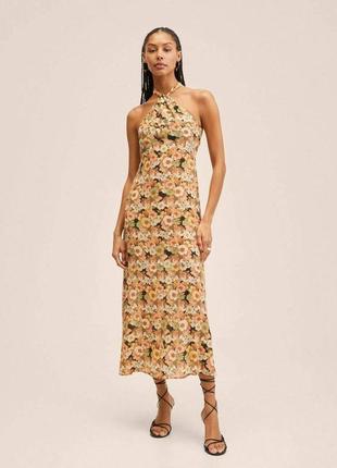 Плиссированное платье миди в цветочный принт/холтер